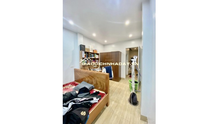 Bán nhà Bạch Mai, 37m2, 4 ngủ, sổ đỏ, giá 3.5 tỷ. LH: 0847677770