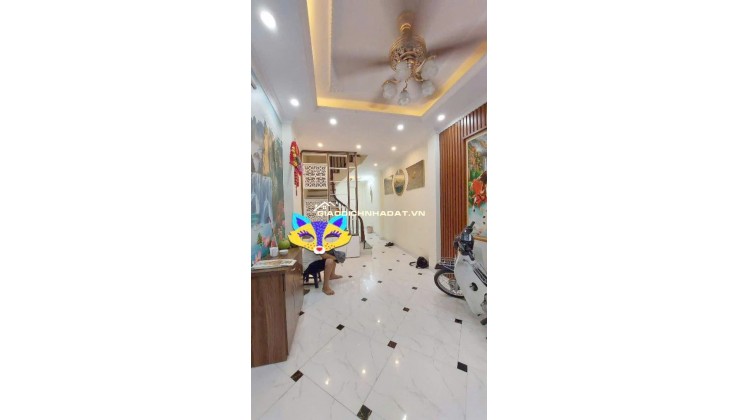 Bán nhà 4 tầng Vũ Tông Phan - Ngõ rộng ô tô đỗ sát nhà giá 4,1  tỷ - Nhà chưa sổ