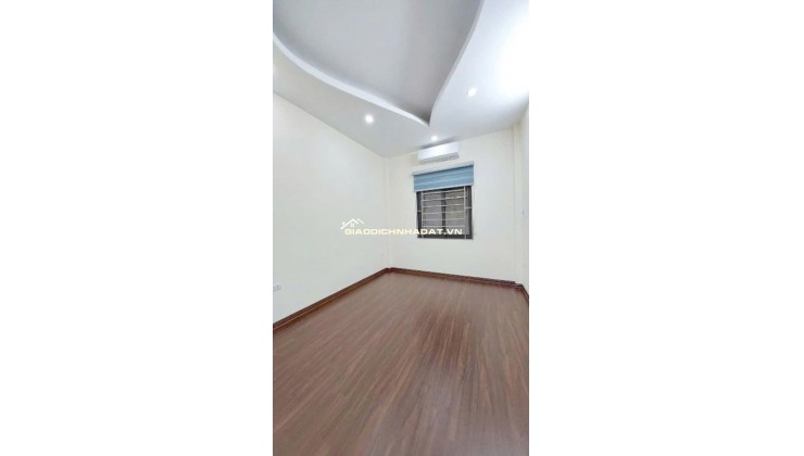 Bán nhà 4 tầng Vũ Tông Phan - Ngõ rộng ô tô đỗ sát nhà giá 4,1  tỷ - Nhà chưa sổ