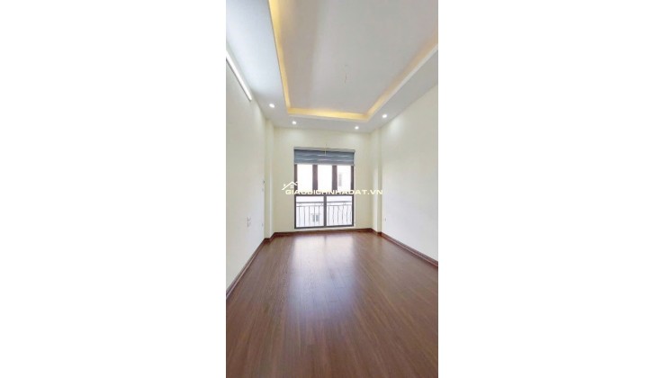 Bán nhà 4 tầng Vũ Tông Phan - Ngõ rộng ô tô đỗ sát nhà giá 4,1  tỷ - Nhà chưa sổ