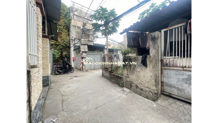 Bán đất Ngọc Thuỵ 42m lô góc oto vào chỉ 5 tỷ1. LH 0936123469