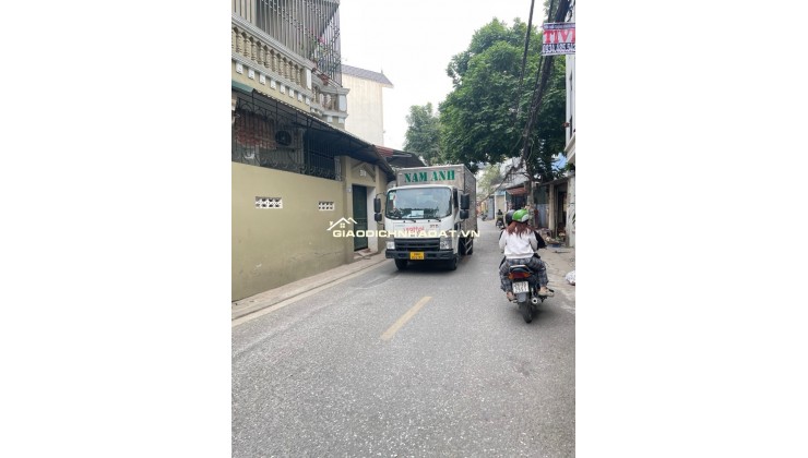 Bán đất Ngọc Thuỵ 42m lô góc oto vào chỉ 5 tỷ1. LH 0936123469