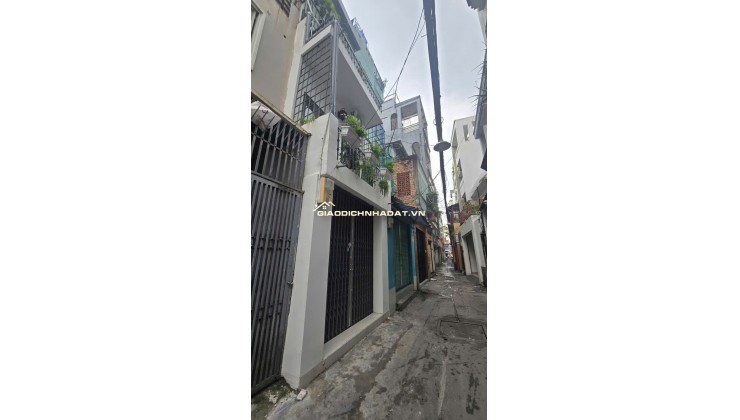 Quận 3 - CMT8- 3 tầng - Hẻm 3M - Giá 4.8 Tỷ