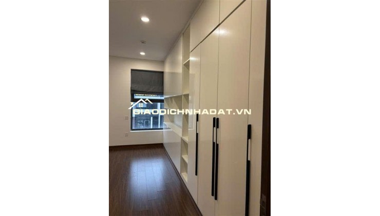 Bán chung cư Bình Minh Đức Giang . View đẳng cấp, nội thất đẹp. Lô goc, tiện ích ngập tràn . giá 7x tỷ ( có tl )