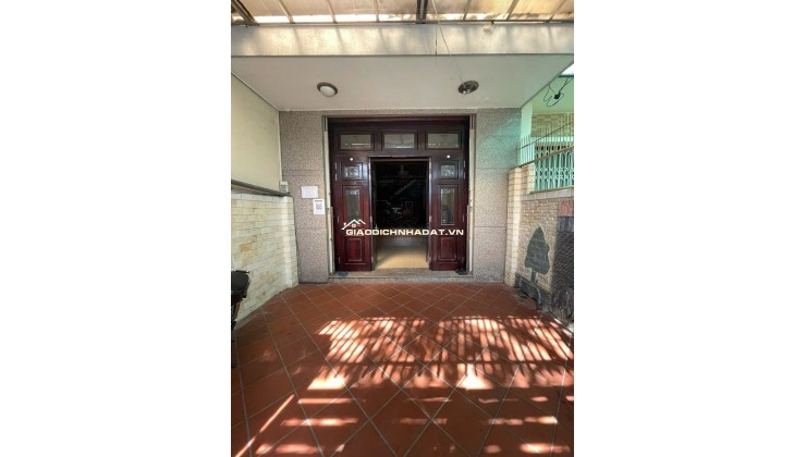 Nhà đẹp giá đầu tư.
CC bán nhà mặt tiền Lê Hồng Phong, Nam Nha trang.