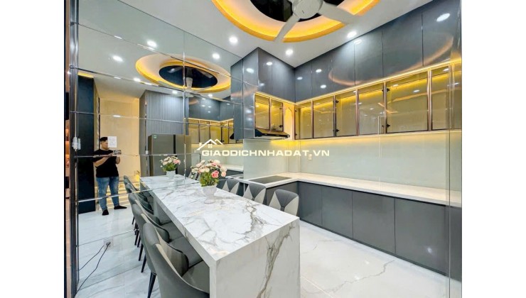 Bán căn nhà Hẻm Xe Hơi 7M - 4 Tầng - 5PN - Huỳnh Tấn Phát - Chỉ Nhỉnh 7T