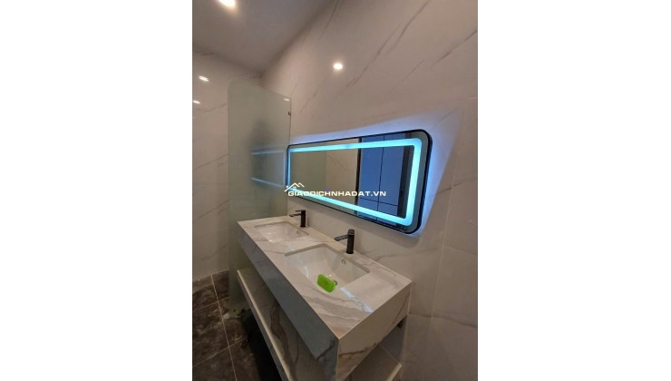 Bán rất gấp Mặt Tiền CXBH Quận 10, DT:4.5x15, T+5L Gái 18.5 tỷ TL