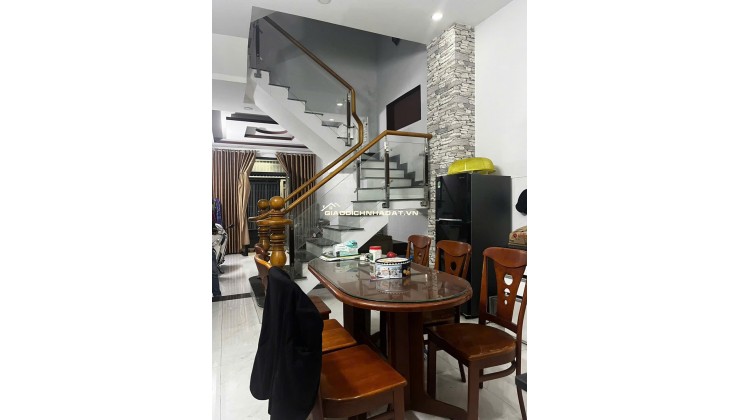 NHÀ 4 TẦNG  4PN. Oto ngủ trong nhà . Hẻm oto tránh