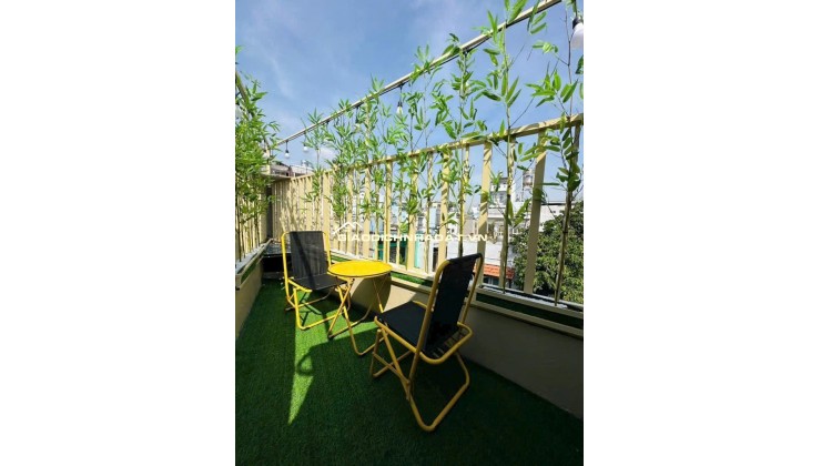 NHÀ 4 TẦNG  4PN. Oto ngủ trong nhà . Hẻm oto tránh