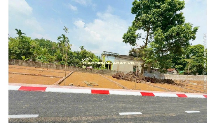 tôi chuyển đổi kinh doanh nên cần tiền bán gấp mảnh đât 300tr đất ở đô thị xung quanh đủ tiện ích