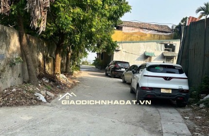 Bán nhà ngõ 465 Ngọc Thuỵ 40m x 3T oto tránh, oto vào nhà chỉ nhỉnh 6 tỷ. LH 0936123469