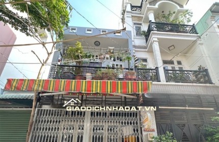 Bán nhà mặt phố Lê Văn Quới, Bình Tân. DT 4x12m, 2 tầng, 2PN. Sổ hồng, giá 4.6 tỷ. LH: 0909898125
