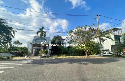 Bán đất thổ cư Hòa Hiệp 3, Liên Chiểu, Đà Nẵng. DT 90m2, giá 4.5 tỷ, sổ đỏ, hướng Đông Nam. LH: 0877661879