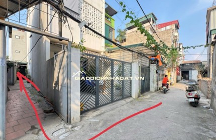 Bán nhà C4 ngõ 405 Ngọc Thuỵ 57m gần oto chỉ nhỉnh 4 tỷ. LH 0936123469