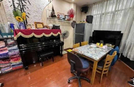 NHÀ ĐẸP TRUNG TÂM Q1 - 5 LẦU - 4PN - 33.3M2 - CHỈ 9,5 TỶ Nguyễn Thị Minh Khai, Bến Thành, Quận 1