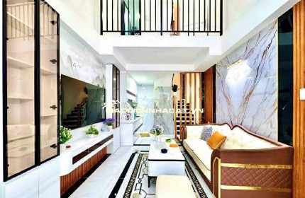 Trương Đăng Quế, Hạnh Thông, Gò Vấp, giáp ngay Phú Nhuận, Bình Thạnh đi đâu cũng tiện, 5 phút tới sân bay Tân Sơn Nhất, Sổ vuông vức đẹp.