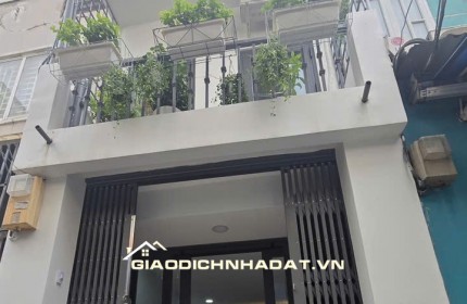 Quận 3 - CMT8- 3 tầng - Hẻm 3M - Giá 4.8 Tỷ