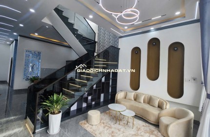 VỪA TRÚNG LÔ ĐẤT ĐẸP TRÊN THẢO ĐIỀN VÀ CHỈ CÒN VÀI NGÀY ĐỂ CHỐT, NÊN EM BUỘC PHẢI CHUYỂN NHÀ GẤP;