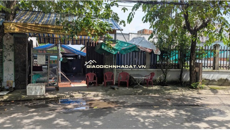 Bán nhà và đất 200m2 mặt tiền đường lớn xã Thới Tam Thôn Hóc Môn