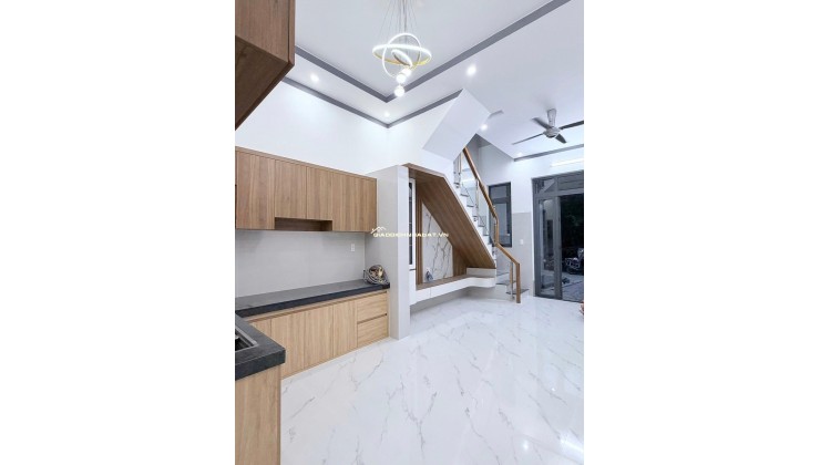 Nhà mới, hẻm 1 xẹt QL13, đối diện chợ Bưng Bầu, TC 60m², đường nhựa 5m, giá 2,65 tỷ