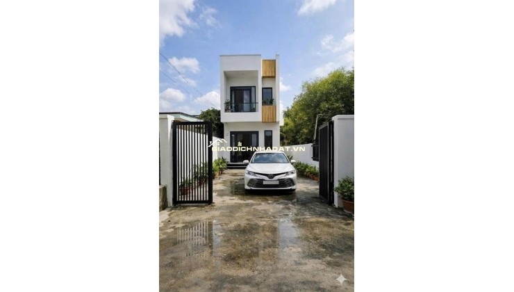 Căn góc Nguyễn Chí Thanh nhà trệt lầu có sân xe hơi giá 2,98 tỷ. Sổ hồng riêng