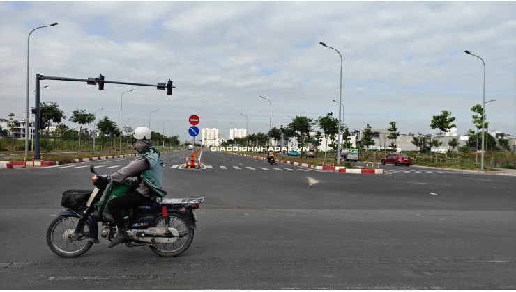 METRO SÀI GÒN THAM LƯƠNG ĐIỂM NHẤT ĐÔNG HƯNG THUẬN QUÂN 12
GIÁ HIẾM CHỈ 6,8TY SỞ HỮU 100M2