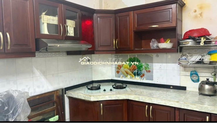 Bán nhà 1 trệt 2 lầu 1 sân thượng ngay khu trung tâm Q5