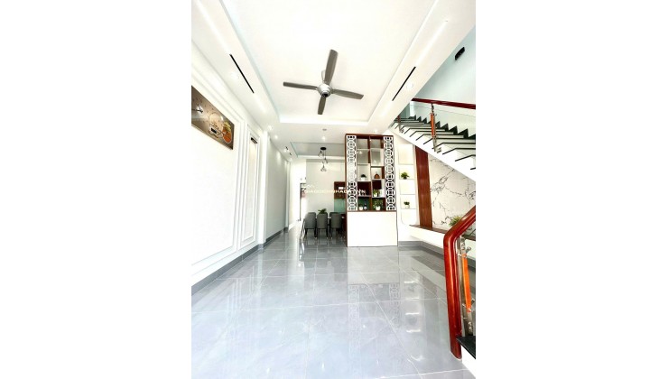 Nhà trệt lầu Thủ Dầu Một. Đường xe hơi thông. 3PN chỉ 2.49 tỷ. Sổ Hồng Riêng