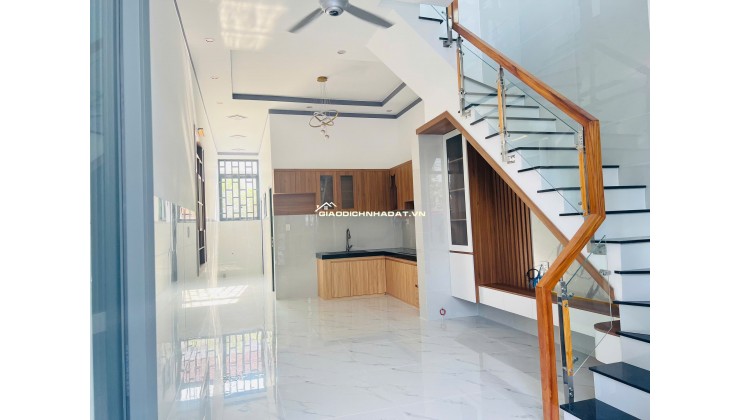 Nhà mới, hẻm 1 xẹt QL13, đối diện chợ Bưng Bầu, TC 60m², đường nhựa 5m, giá 2,65 tỷ