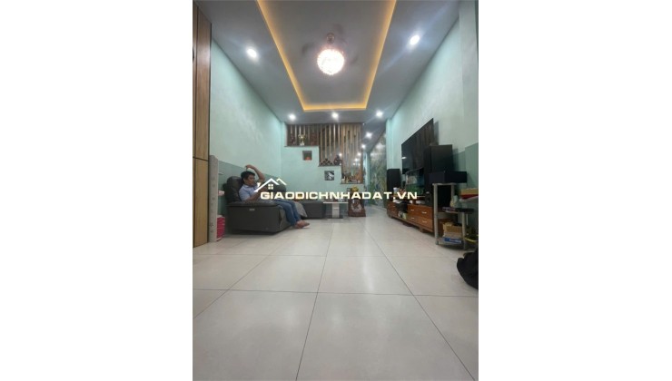 Bán nhà Hẻm 555 Âu Cơ, bên hông Bệnh Viện Tân Phú - 64m2, 3 Tầng, 4PN - Giá 6.8 tỷ thương lượng