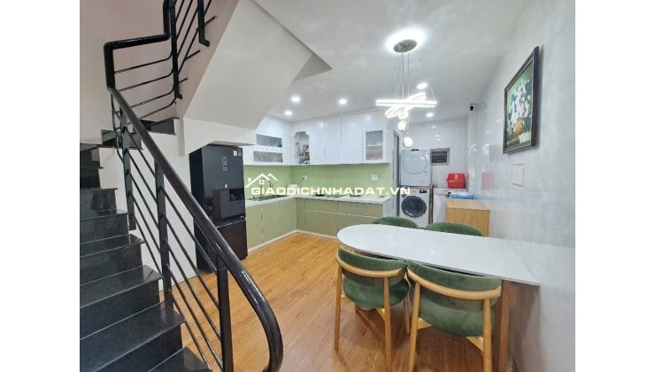 BÁN GẤP CHDV 5 TẦNG ĐƯỜNG SỐ NGUYỄN THỊ THẬP TT QUẬN 7 162m2 DÒNG TIỀN 23tr/THÁNG