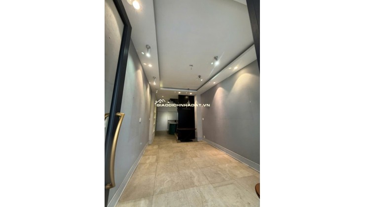 Cho thuê mặt bằng 150/31 Nguyễn Trãi Quận 1 siêu đẹp