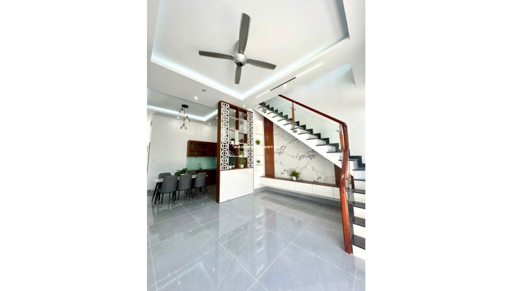 Nhà trệt lầu Thủ Dầu Một. Đường xe hơi thông. 3PN chỉ 2.49 tỷ. Sổ Hồng Riêng