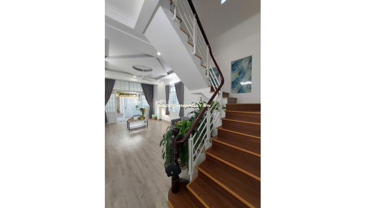 Bán nhà góc 2 mặt tiền hẻm xe hơi Huỳnh Tấn Phát Nhà Bè