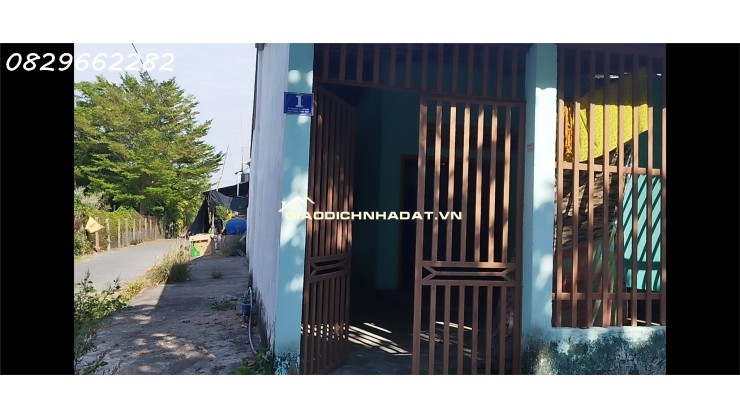 Bán nhà ngay góc 120m2 KDC Tân Phú, Châu Thành, Đồng Tháp. Sổ hồng, giá chỉ 800 triệu.