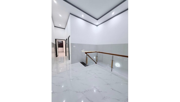 Nhà mới, hẻm 1 xẹt QL13, đối diện chợ Bưng Bầu, TC 60m², đường nhựa 5m, giá 2,65 tỷ