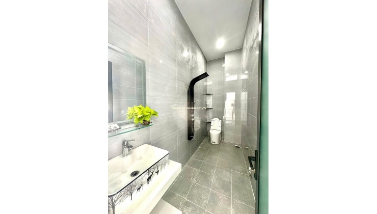 Nhà trệt lầu Thủ Dầu Một. Đường xe hơi thông. 3PN chỉ 2.49 tỷ. Sổ Hồng Riêng