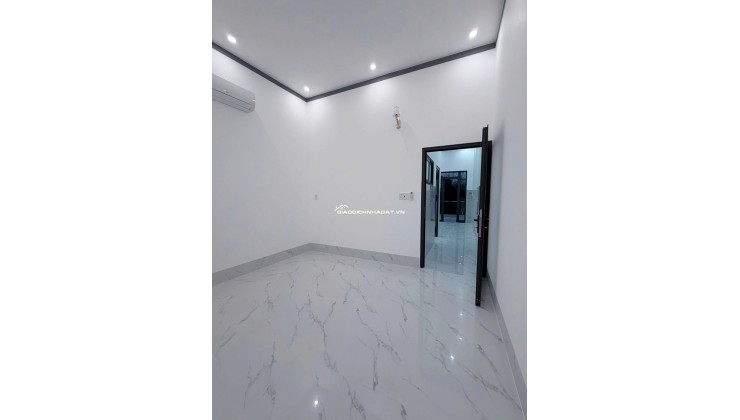 Nhà mới, hẻm 1 xẹt QL13, đối diện chợ Bưng Bầu, TC 60m², đường nhựa 5m, giá 2,65 tỷ