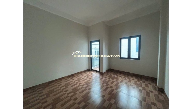 BÁN  NHÀ 3 TẦNG CỔ DƯƠNG MỚI TOANH, Ô TÔ NGỦ TRONG SÂN. NGAY CHỢ CỔ DƯƠNG