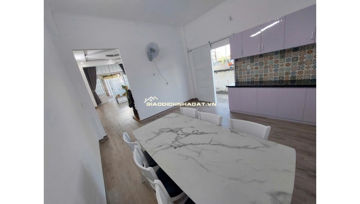 Bán nhà góc 2 mặt tiền hẻm xe hơi Huỳnh Tấn Phát Nhà Bè