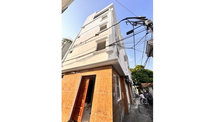 NHÀ MỚI  - LÔ GÓC - THANG MÁY-SIÊU ĐỈNH-GẦN KHU VỰC ĐÔNG DÂN CƯ