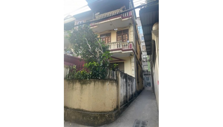 MẶT NGÕ LÔ GÓC 3 MẶT THOÁNG-KHU VỰC SẦM UẤT ĐÔNG SINH VIÊN-GẦN MẶT ĐƯỜNG. 