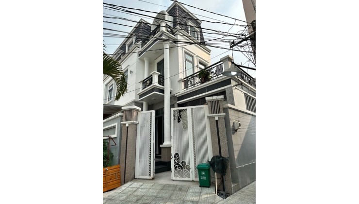 CẦN BÁN CĂN  NHÀ ĐẸP 5 TẦNG HẺM XE HƠI THÔNG 8M  Đc: TTH: 02. Đối DIỆN BỆNH VIỆN Q12.