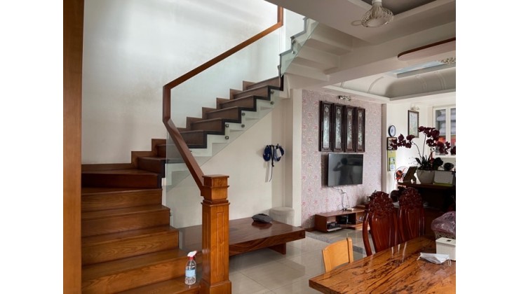 CẦN BÁN CĂN  NHÀ ĐẸP 5 TẦNG HẺM XE HƠI THÔNG 8M  Đc: TTH: 02. Đối DIỆN BỆNH VIỆN Q12.