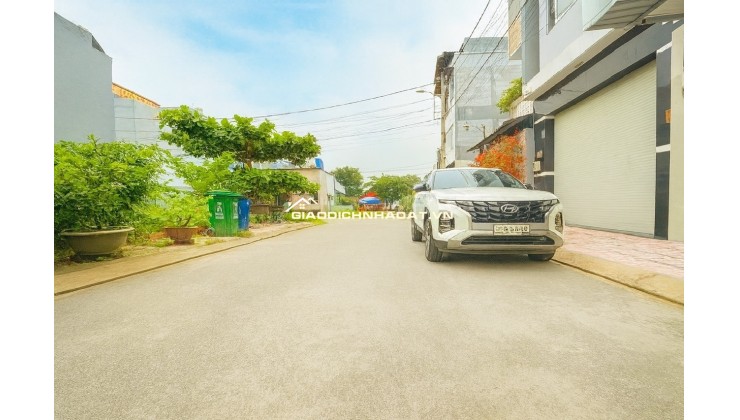 NHÀ  5 TẦNG-DT SÀN HƠN 208M2,HXH NGAY LÊ VĂN VIỆT-HOÀNG HỮU NAM,Q9  6TỶ9