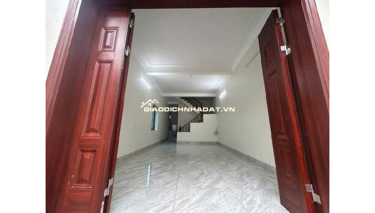 BÁN  NHÀ 3 TẦNG CỔ DƯƠNG MỚI TOANH, Ô TÔ NGỦ TRONG SÂN. NGAY CHỢ CỔ DƯƠNG