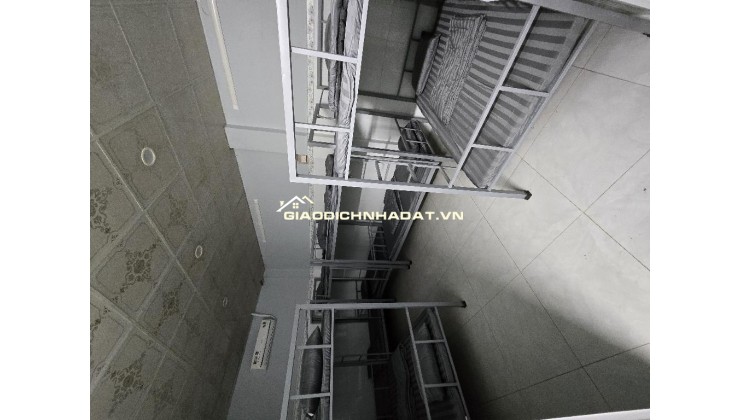  Mặt Tiền Tân Phú, 62m2, cho thuê 15 triệu   - Nhà gần Lũy Bán Bích, Lương Thế Vinh , - Nhà làm ký túc xá gồm 13 giường