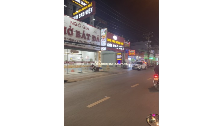 Bán tòa nhà 8,4x30m nhà 6 lầu giá 29 tỷ MT Đường Nguyễn Ảnh Thủ, Q12