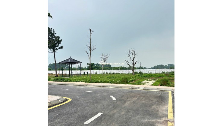 Bán nhanh lô góc hoa hậu tại Hòa Lạc, dt 100m2, full thổ cư, gần QL21, khu CNC, ĐHQG