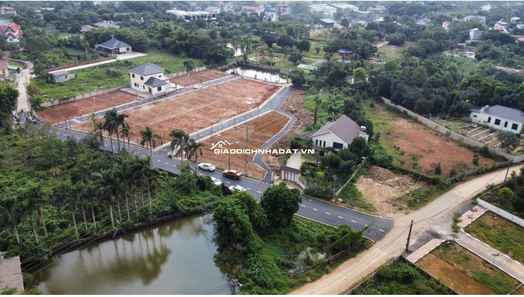 Chính chủ cần bán nhanh lô góc hoa hậu tại Hòa Lạc, dt 100m2, full thổ cư, gần QL21, khu CNC, ĐHQG